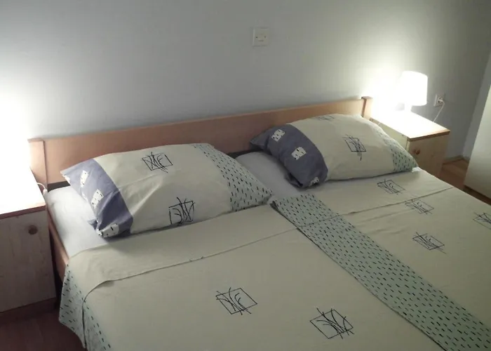 Apartamento With Parking Space Pinezici, Krk - 15269